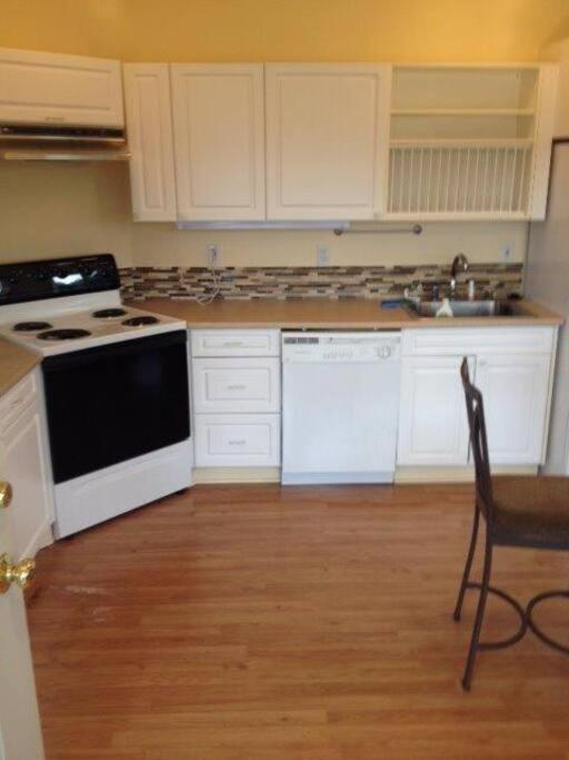 Kelli Creek Cottage - Reduced Price On Tours جونو الغرفة الصورة