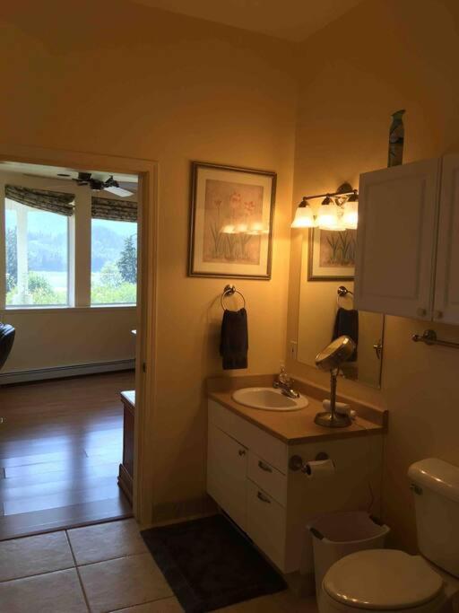 Kelli Creek Cottage - Reduced Price On Tours جونو الغرفة الصورة