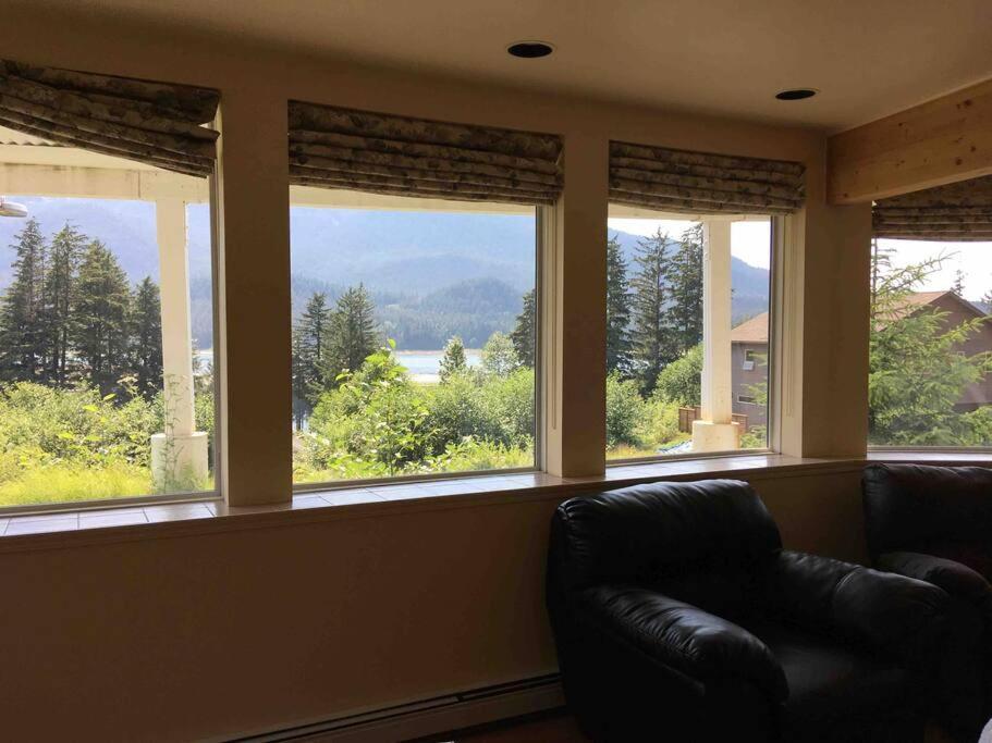 Kelli Creek Cottage - Reduced Price On Tours جونو الغرفة الصورة