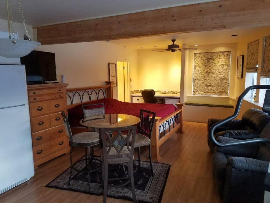 Kelli Creek Cottage - Reduced Price On Tours جونو الغرفة الصورة