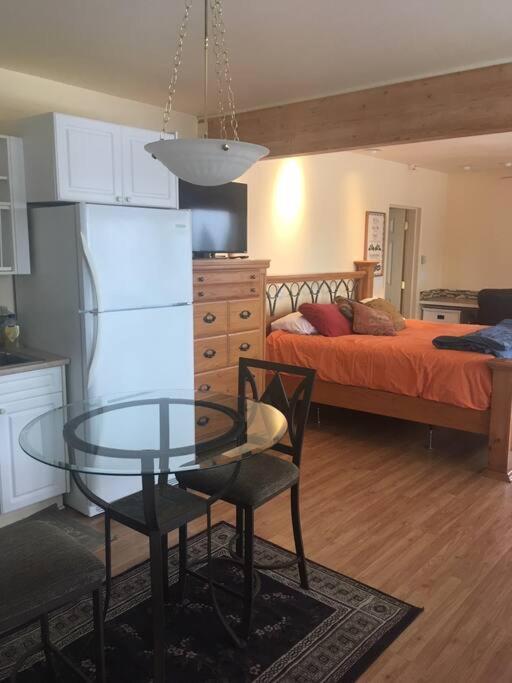 Kelli Creek Cottage - Reduced Price On Tours جونو الغرفة الصورة
